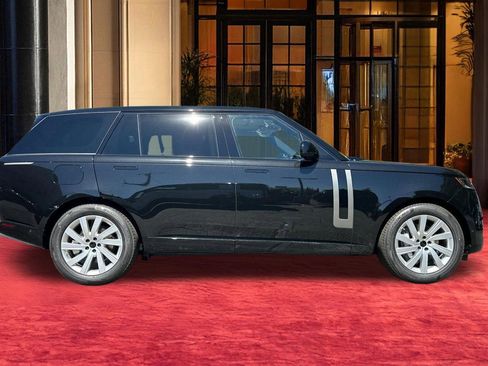 New 2026 Land Rover Range Rover Long Wheelbase SE AWD/4WD image 8