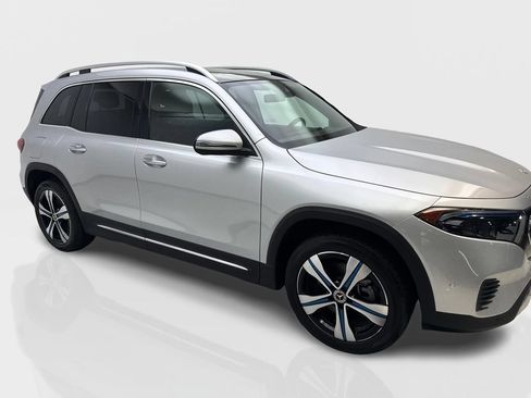 Used 2023 Mercedes-Benz EQB 300 4MATIC w/ Exclusive Package image 12