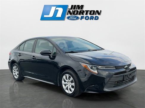 Used 2024 Toyota Corolla LE image 1