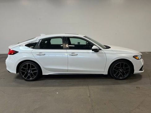 Used 2022 Honda Civic Sport Touring image 2