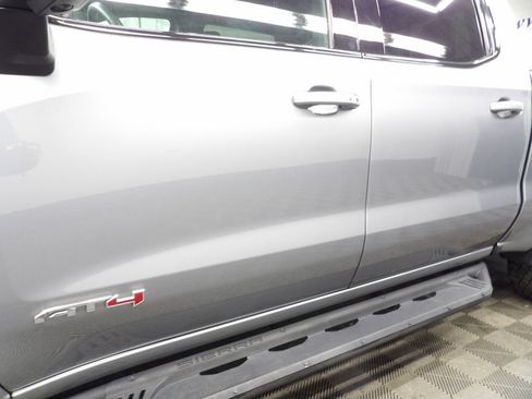 Used 2024 GMC Sierra 1500 AT4 w/ Technology Package AWD/4WD image 41