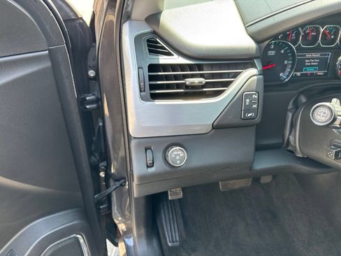 Used 2018 GMC Yukon XL SLT w/ Open Road Package RWD image 14