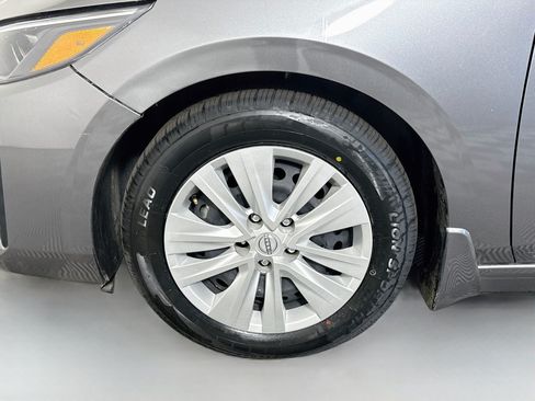 Used 2025 Nissan Sentra S FWD image 38