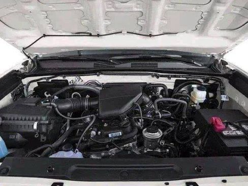 Used 2017 Toyota Tacoma SR AWD/4WD image 19