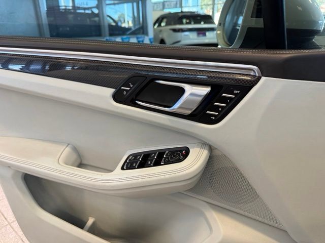 Used 2016 Porsche Macan Turbo AWD/4WD image 19
