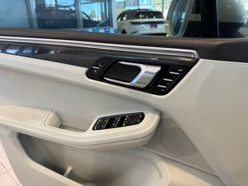Used 2016 Porsche Macan Turbo AWD/4WD image 19