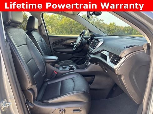 Used 2023 GMC Terrain SLT image 26