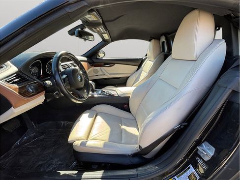 Used 2015 BMW Z4 sDrive35i image 2