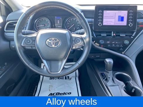 Used 2023 Toyota Camry SE image 6
