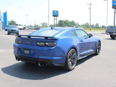 Used 2022 Chevrolet Camaro ZL1 RWD image 9