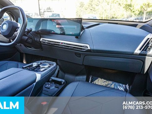 Used 2022 BMW iX xDrive50 w/ Dynamic Handling Package image 25