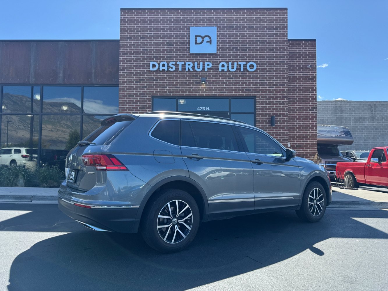 Used 2021 Volkswagen Tiguan SE w/ Panoramic Sunroof Package AWD/4WD image 6