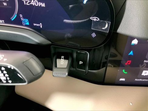 Used 2025 Porsche Taycan image 14