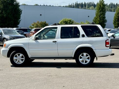 Used 2001 Nissan Pathfinder LE AWD/4WD image 4