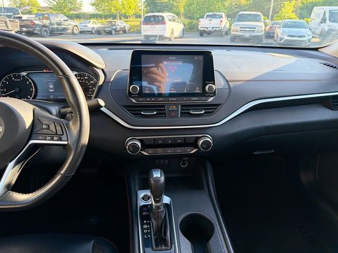 Used 2022 Nissan Altima 2.5 SR FWD image 18