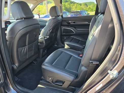 Used 2025 Kia Telluride S AWD/4WD image 11
