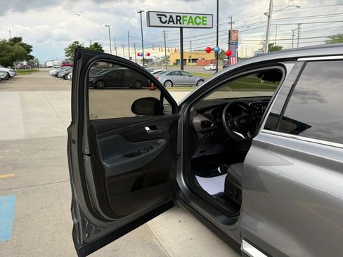 Used 2019 Hyundai Santa Fe SEL AWD/4WD image 18