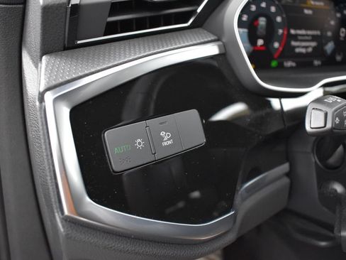 Certified 2025 Audi Q3 2.0T Premium AWD/4WD image 9