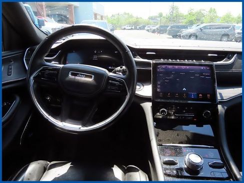 Certified 2022 Jeep Grand Cherokee L Overland w/ Luxury Tech Group IV AWD/4WD image 12