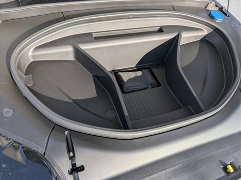 New 2025 Volvo EX90 Plus w/ Protection Package Premier image 18