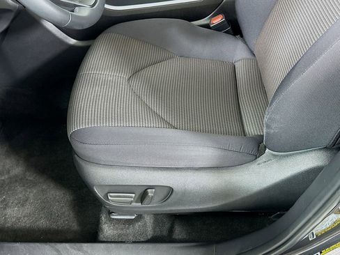 Certified 2025 Toyota Highlander LE FWD image 20