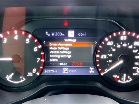 Used 2024 Nissan Titan PRO-4X w/ Pro-4x Convenience Package image 21