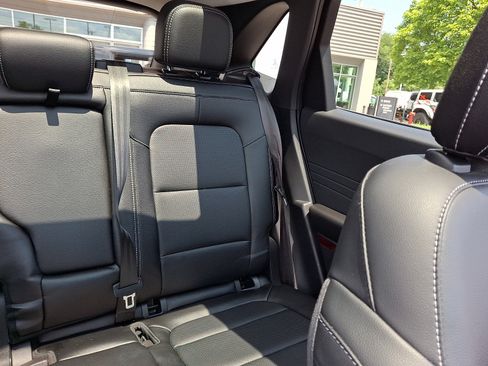 Certified 2022 Ford Escape Titanium AWD/4WD image 19