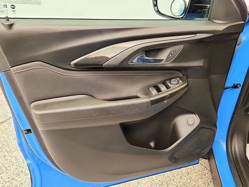 Used 2023 Chevrolet TrailBlazer RS w/ Sun and Liftgate Package FWD image 12