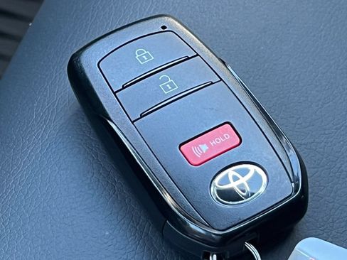 Used 2023 Toyota Corolla Cross AWD Hybrid image 26