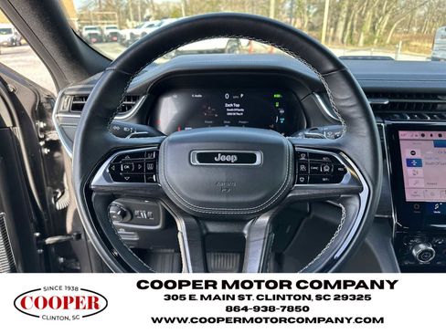 Used 2022 Jeep Grand Cherokee Overland w/ Advanced Protech Group III image 27