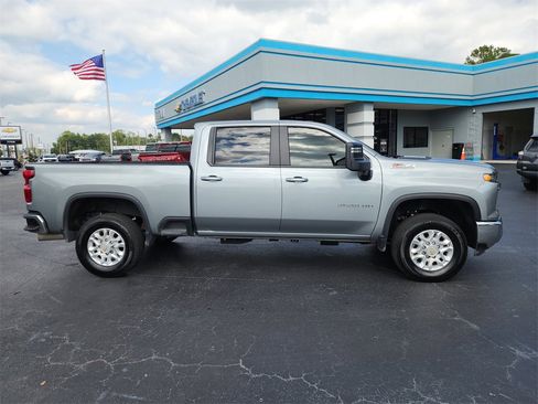 Used 2025 Chevrolet Silverado 3500 LT AWD/4WD image 4