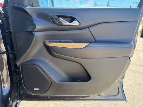 Used 2018 GMC Acadia Denali w/ Technology Package FWD image 28