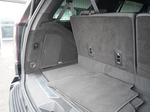 Used 2022 Cadillac Escalade Luxury image 51