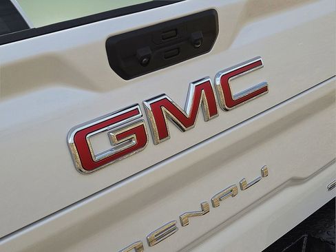 Used 2025 GMC Sierra 3500 Denali w/ Denali Reserve Package image 14