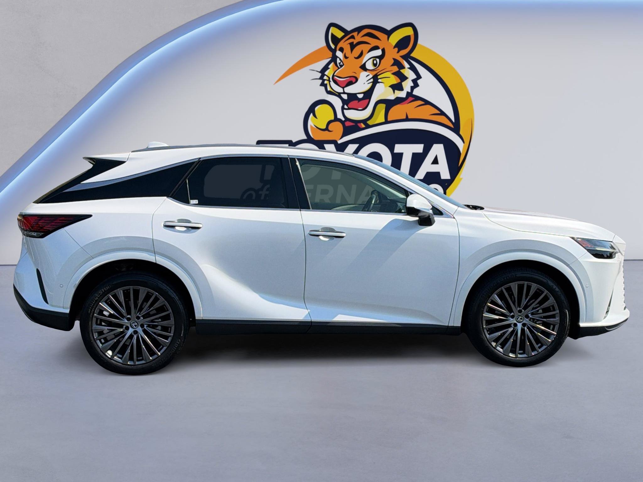 Used 2023 Lexus RX 350 FWD w/ Accessory Package (Z1) image 4
