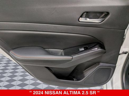 Used 2024 Nissan Altima 2.5 SR w/ SR Premium Package AWD/4WD image 29