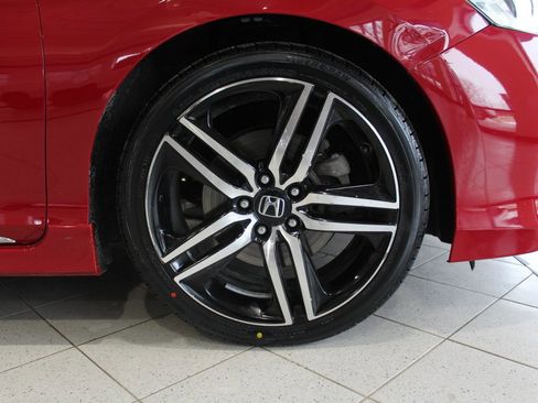 Used 2017 Honda Accord Sport image 10