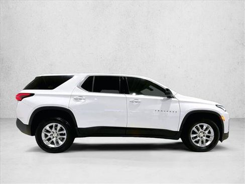 Used 2022 Chevrolet Traverse LS FWD image 5