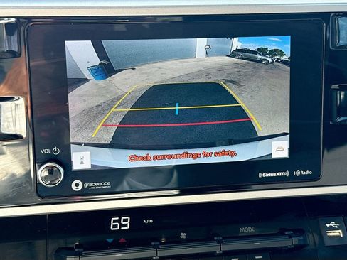 Used 2022 Toyota Tundra SR5 w/ SR5 Convenience Package image 14