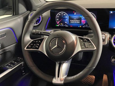 New 2025 Mercedes-Benz GLB 250 4MATIC image 15