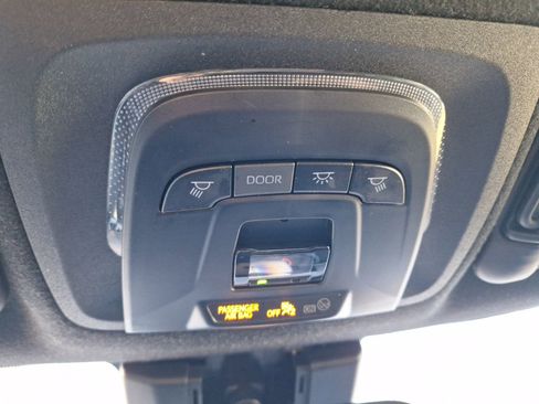 Used 2023 Toyota Corolla SE image 29