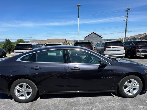 Used 2022 Chevrolet Malibu LS FWD image 4