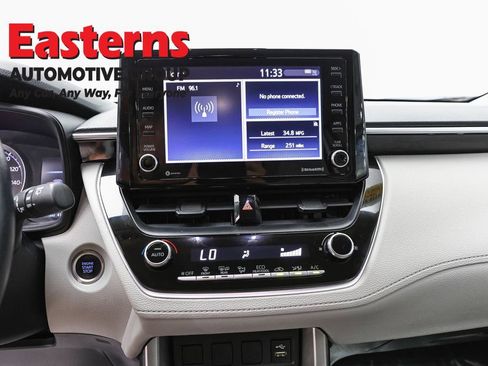 Used 2022 Toyota Corolla Cross LE FWD image 11