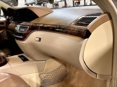 Used 2007 Mercedes-Benz S 550 image 17
