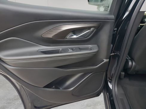 Used 2024 GMC Terrain SLE image 17