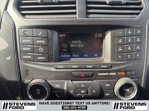 Used 2019 Ford Explorer XLT image 26