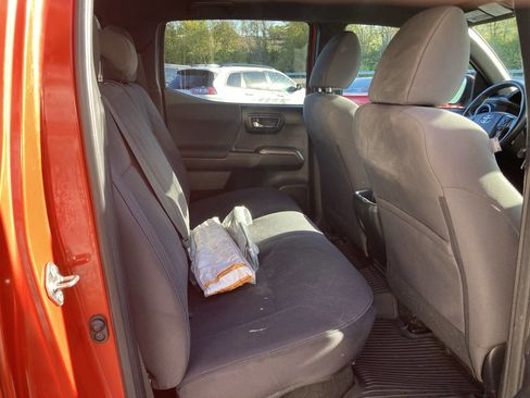 Used 2017 Toyota Tacoma TRD Off-Road image 22