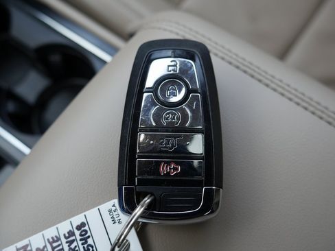 Used 2022 Lincoln Corsair Reserve w/ Equipment Group 201A image 19