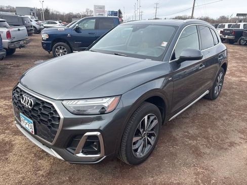 Used 2023 Audi Q5 2.0T Prestige w/ Prestige Package image 4