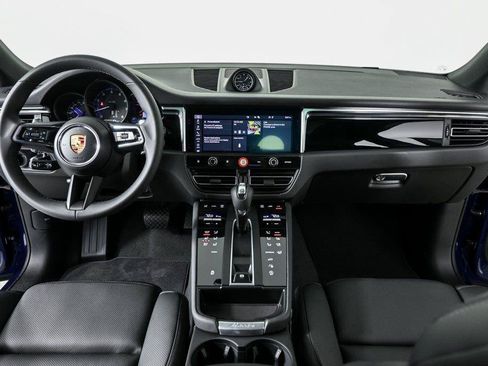 Used 2026 Porsche Macan AWD/4WD image 19